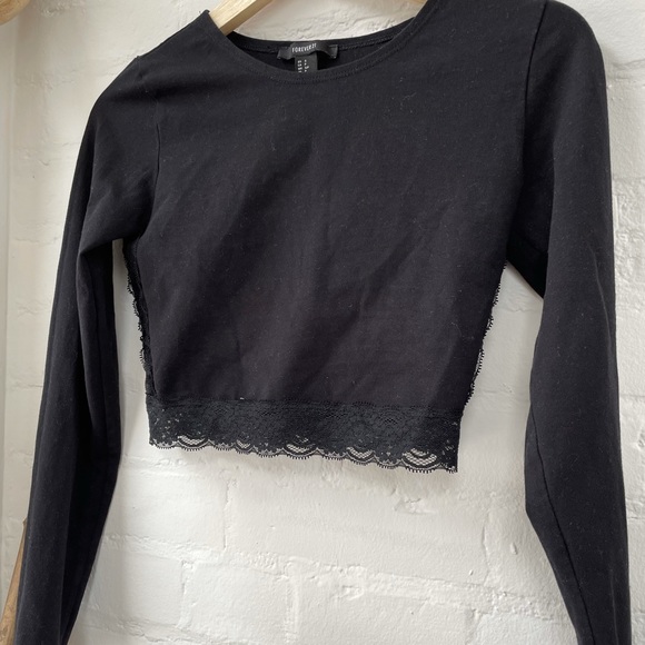 Black long sleeve crop top from forever 21 - Picture 2 of 2
